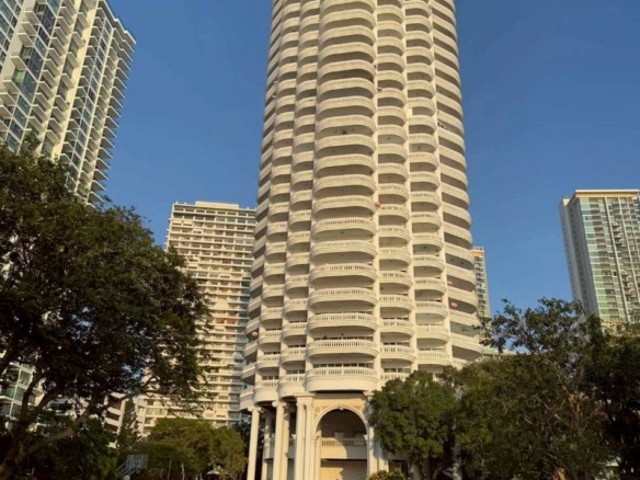 Rustic Condo Studio 55.05 SQM. @ Park Beach Condominium