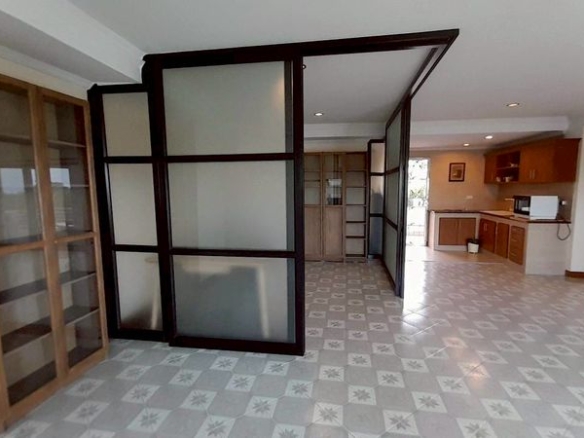 The Huge Condo 2 Bed, 2 Bath 90 SQM. @ Grand View Condo