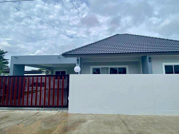 New  Modern  Pool Villa 3 Bed, 2 Bath 75.7 SQW. @ Huai Yai
