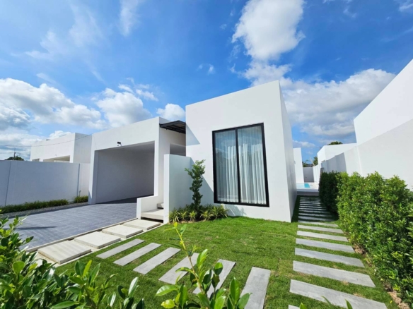 Newly Modern Pool Villa 3 Bed, 4 Bath 125 SQW. @ Mabprachan, Huay Yai Muk Road