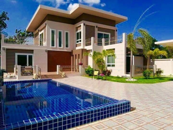 วิลล่าพูลวิวภูเขา 4 ห้องนอน 4 ห้องน้ำ 200 ตรว. @ บางเสร่ สัตหีบ