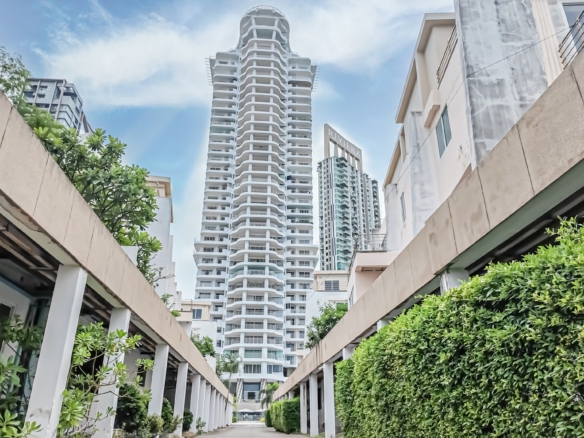 Luxury Living Condo 2 Bed, 2 Bath 148 SQM. @ La Royale Beach