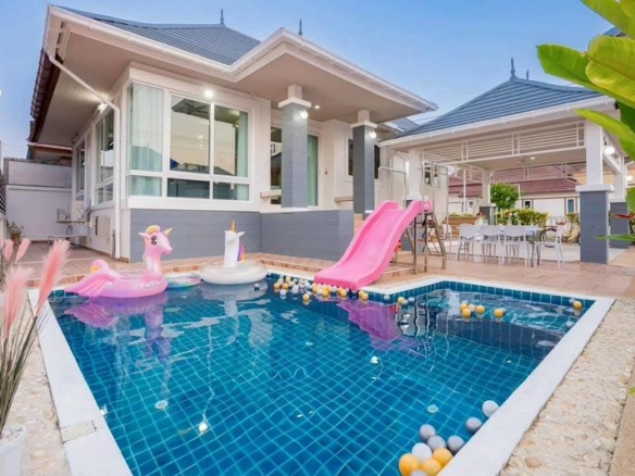 Beachfront Pool Villa 3 Bed, 2 Bath 78 SQW. @Bang Saray Beach