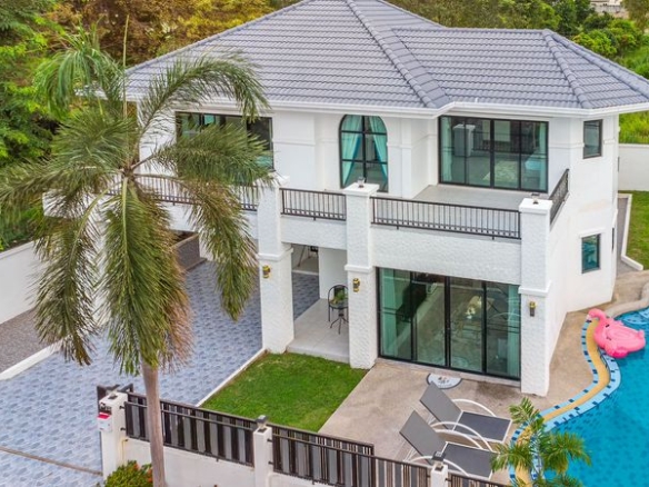 Two – Story Pool Villa 4 Bed, 4 Bath 100 SQW. @ Near Pattaya International School