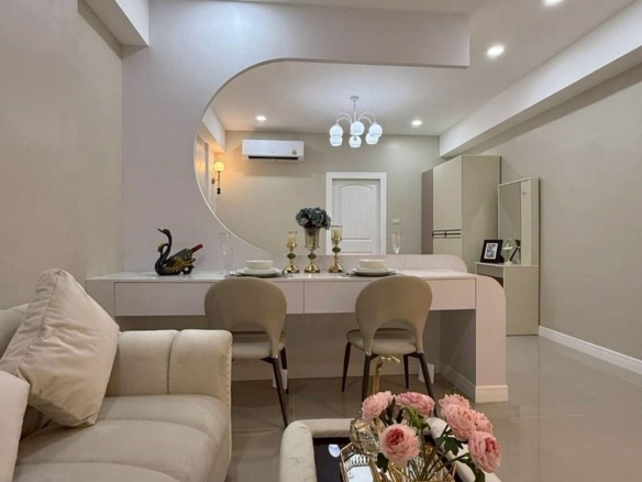 Renovated Studio 38 SQM. @ Pattaya Plaza