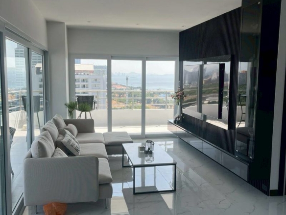 Good Sea View Condo 2 Bed, 1 Bath 93 SQM. @ View Talay 3