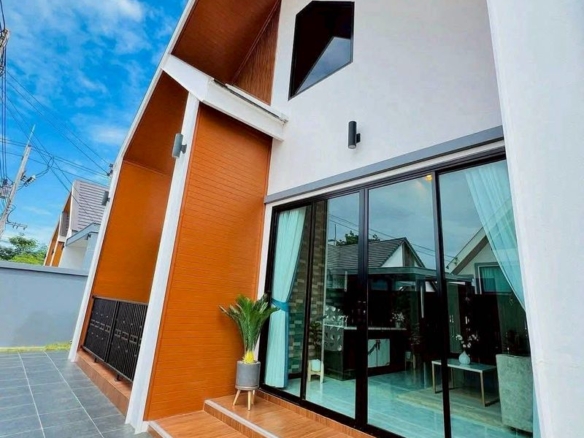 Nordic – Style Pool Villa 3 Bed, 3 Bath 67 SQW. @ Bang Lamung, Near Kratinglai Beach