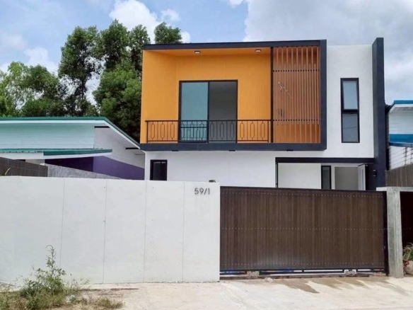 Two – Story Detached Pool Villa 5 Bed, 3 Bath 50 SQW. @ Huai Yai