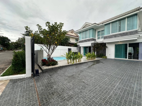 Charming Pool Villa 5 Bed, 5 Bath 102 SQW. @ Hanssa Paradise Hill Pool