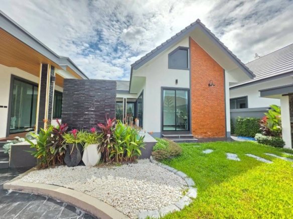 Spacious Pool Villa 3 Bed, 4 Bath 100 SQW. @Pong, Mab Prachan