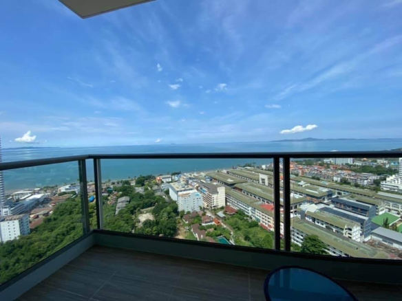 Stunning Sea View Condo 2 Bed, 2 Bath  81.30 SQM. @ Riviera Jomtien   