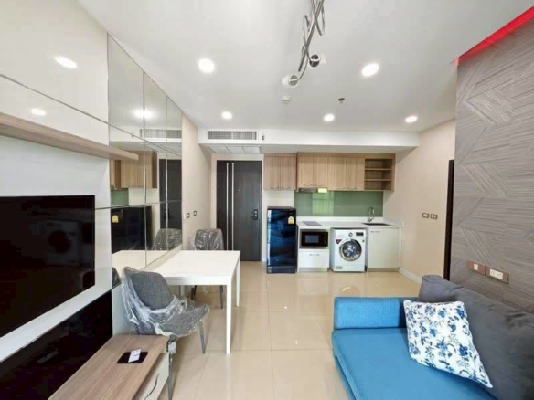 Convenient Condo 1 Bed, 1 Bath 35 SQM. @ Dusit Grand Condo View