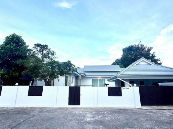 Luxury Pool Villa 3 Bed, 3 Bath 118 SQW. @ Impress House