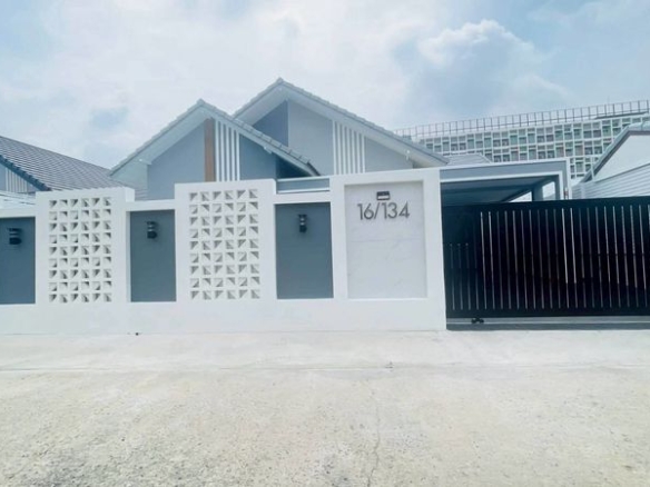 Newly Pool Villa 3 Bed, 2 Bath 62 SQW. @ Chokchai Green Ville