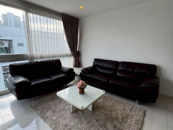 Huge Condo 3 Bed, 2 Bath 117SQM. @ Club Royal Condo