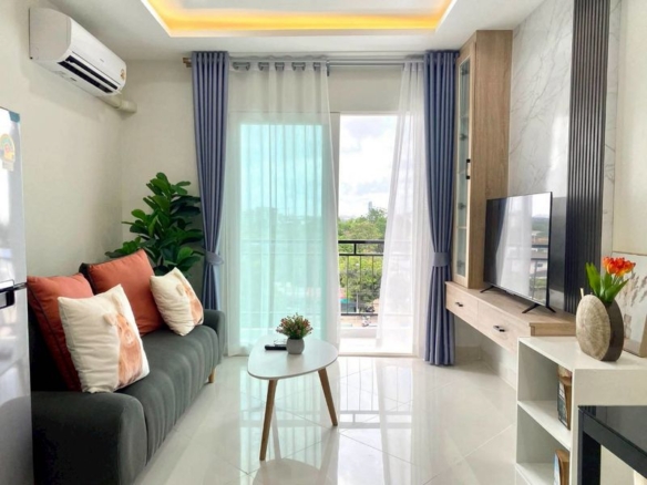 Modern Condo 1 Bed, 1 Bath 36.6 SQM. @ Park Lane Condo
