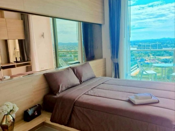 Great location Condo Studio 32 SQM. @ Riviera Wongamat