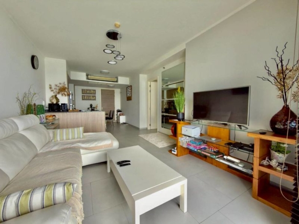 Beachfront Condo 1 Bed, 1 Bath 77 SQM. @ Zire Wongamat