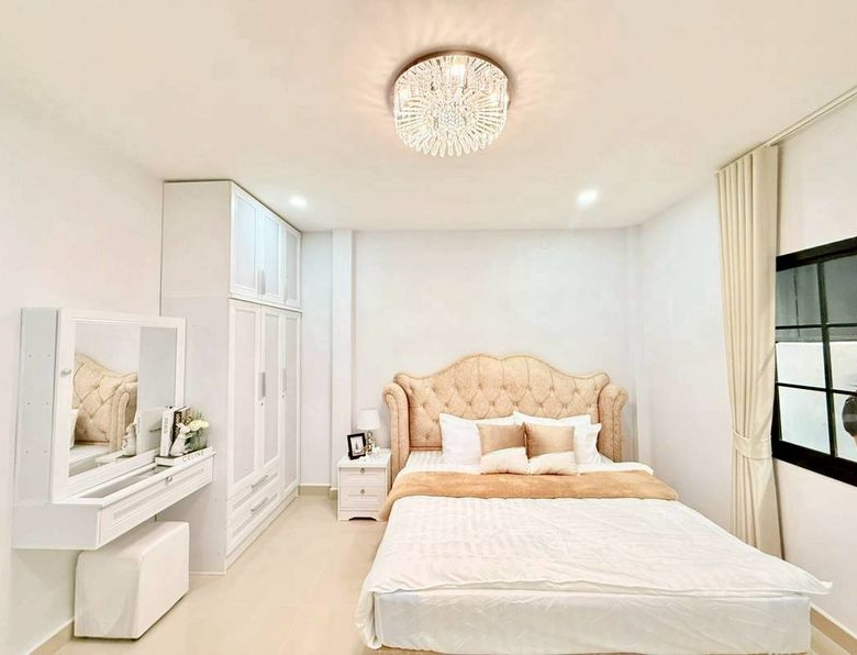 翻新房屋 3 卧 2 卫 41 平方英尺。@ Chat Kaew Village 5