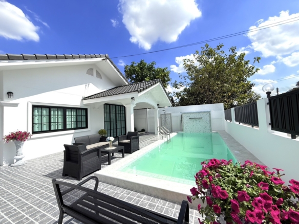 Detached Pool Villa in a Prime Location 3 Bed, 4 Bath 80 SQW. @ Funtip 2 Village