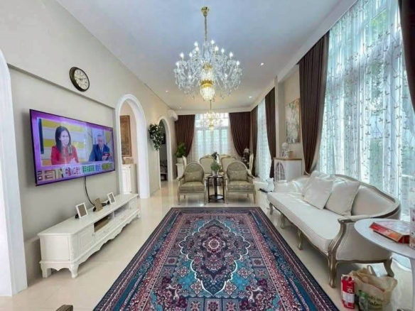 Prime Location Single House 3 Bed, 3 Bath 52.75 SQW. @ Central Pattaya