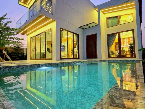 Tropical Luxury Style Pool Villa 5 Bed, 6 Bath 108.75 SQW. @ Atmos Prime Villa