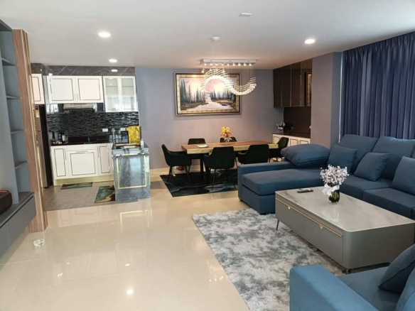A Touch of Luxury Condo 2 Bed, 3 Bath 141 SQM. @ Gardinia Condo 
