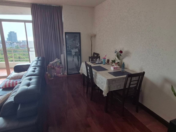 Convernient Travel Condo 1 Bed, 1 Bath 84 SQM. @ Executive Residence 4