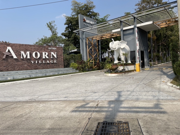 A 2 – Story Pool Villa Pool Villa 6 Bed, 4 Bath 95 SQW. @ Amorn Village