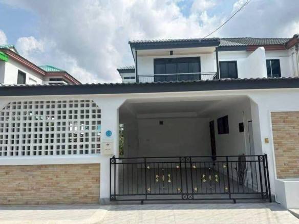 House With Private Boat 4 Bed, 5 Bath 69 SQW. @ Yacht Club 3 Village