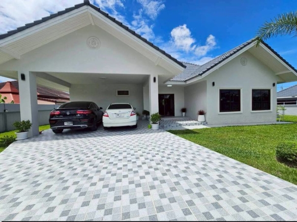 Modern Style Pool Villa 3 Bed, 4 Bath 279 SQW. @ Bang Saray Beach