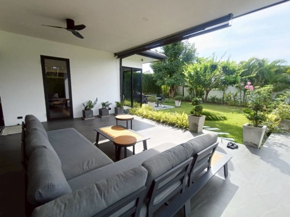 European-Style Pool Villa 3 Bed, 3 Bath 130 SQW. @ Huai Yai
