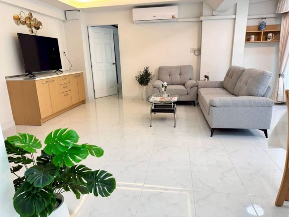Rustic Condo 1 Bed, 1 Bath 70.20 SQM. @ Sombat Condo View