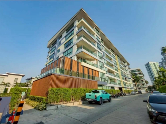 Spacious Condo 2 Bed, 3 Bath 127 SQM.@ Gardenia Pattaya