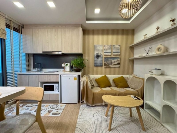 Convenient Transportation Condo 1 Bed, 1 Bath 26 SQM.@ Arcadia Beach Resort