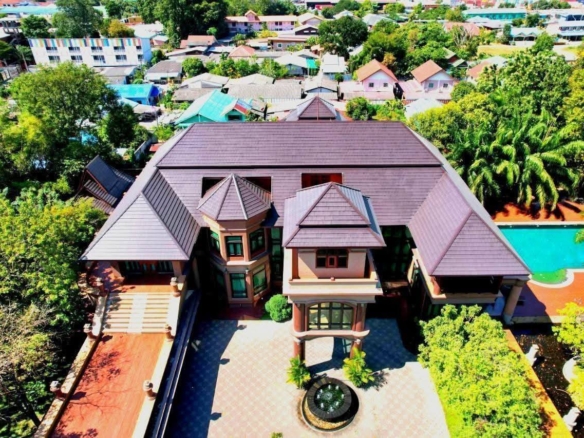 Luxury Pool Villa 5 Bed, 11 Bath 3 Rai 366 SQW. @Sriracha
