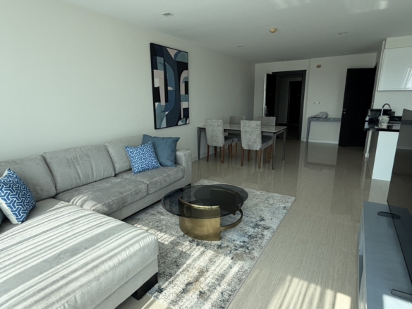 Nice Location Condo 1 Bed, 1 Bath 94.81 SQM. @ Elegance Condo