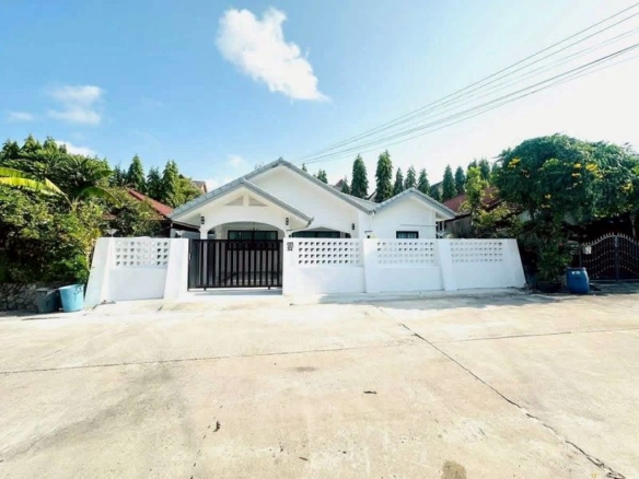 Renovated Single House 3 Bed, 2 Bath 60 SQW.@ Funtip Village