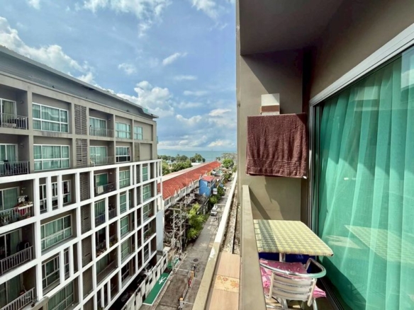 Accessible Condo 1 Bed, 1 Bath 45 SQM. @ The Gallery Condominium