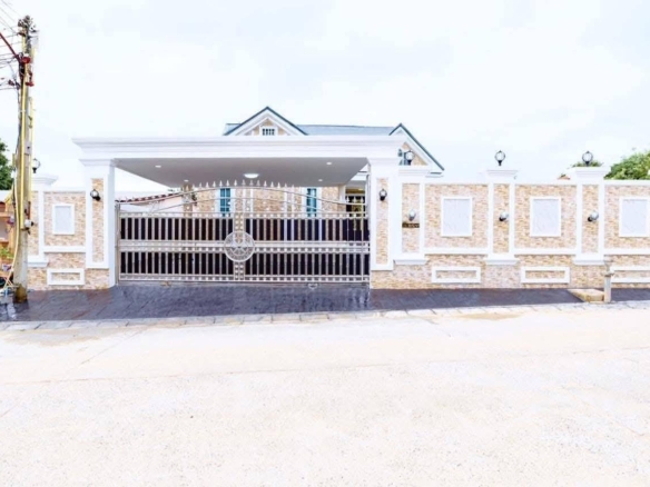 Luxury Style Pool Villa 3 Bed, 3 Bath 93 SQW. @ Pong Ang Mab Prachan, Pattaya