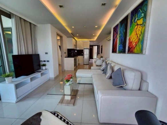 Modern Condo 1Bed, 2 Bath 65 SQM. @ Wongamat Tower