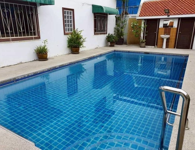 Townhouse 2 Story 4 Bed, 5 Bath 18 SQW. @ Pratamnak Hill Soi 5