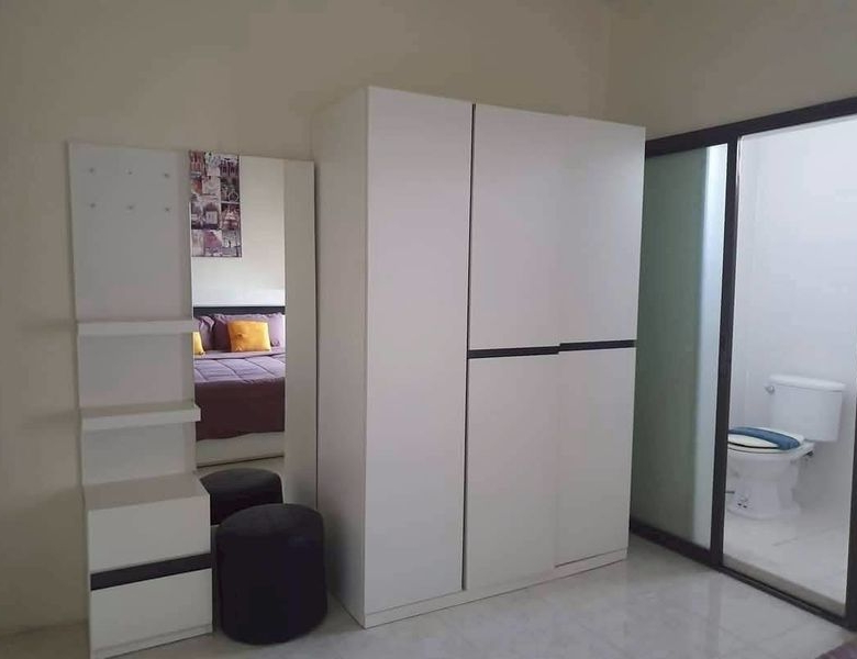 Townhouse 2 Story 4 Bed, 5 Bath 18 SQW. @ Pratamnak Hill Soi 5
