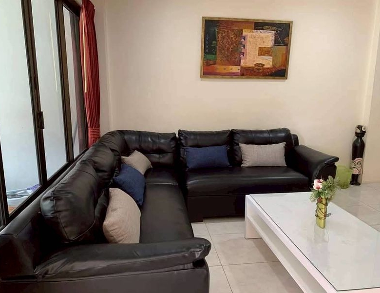 Townhouse 2 Story 4 Bed, 5 Bath 18 SQW. @ Pratamnak Hill Soi 5