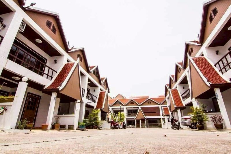 m800x1200 Townhouse 2 Story 4 Bed, 5 Bath 18 SQW. @ Pratamnak Hill Soi 5