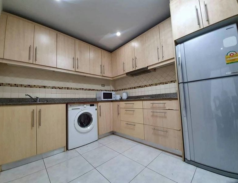 Townhouse 2 Story 4 Bed, 5 Bath 18 SQW. @ Pratamnak Hill Soi 5