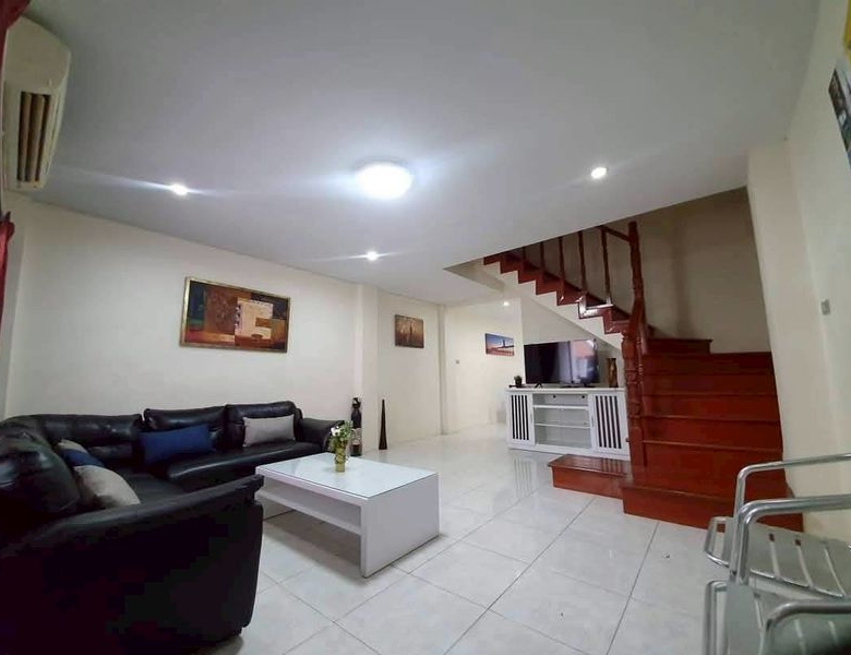Townhouse 2 Story 4 Bed, 5 Bath 18 SQW. @ Pratamnak Hill Soi 5