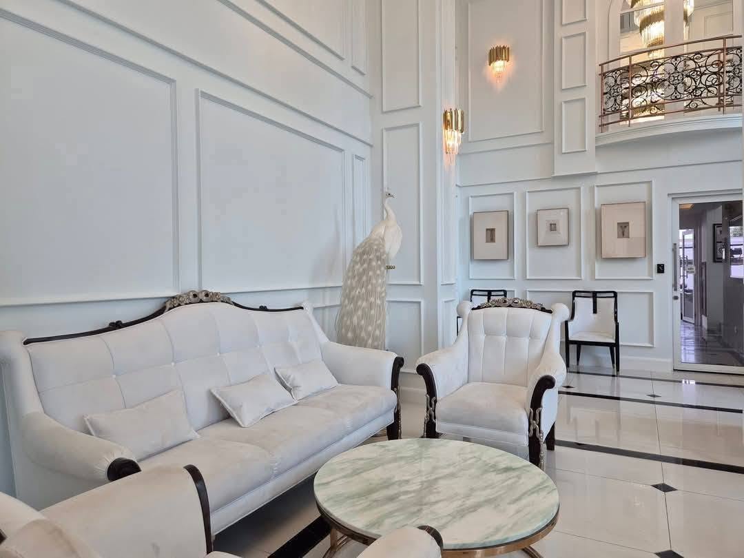 Convenient Access Condo 1 Bed, 1Bath 32 SQM. @ The Empire Tower Pattaya
