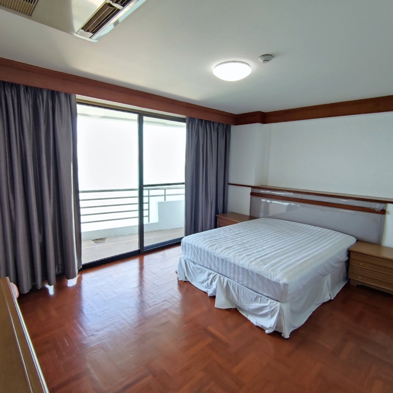 A Panoramic Ocean View Condo 4 Bed, 4 Bath 334 SQM. @ Royal Cliff Garden Pattaya