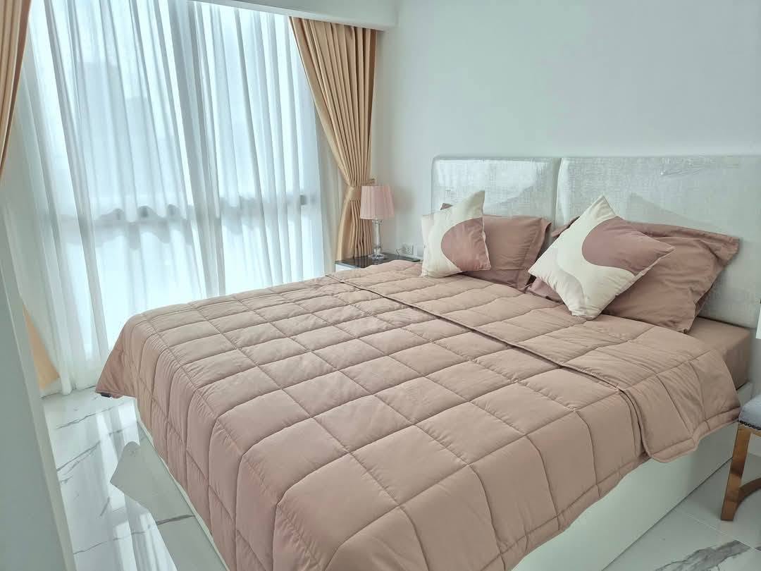 Convenient Access Condo 1 Bed, 1Bath 32 SQM. @ The Empire Tower Pattaya